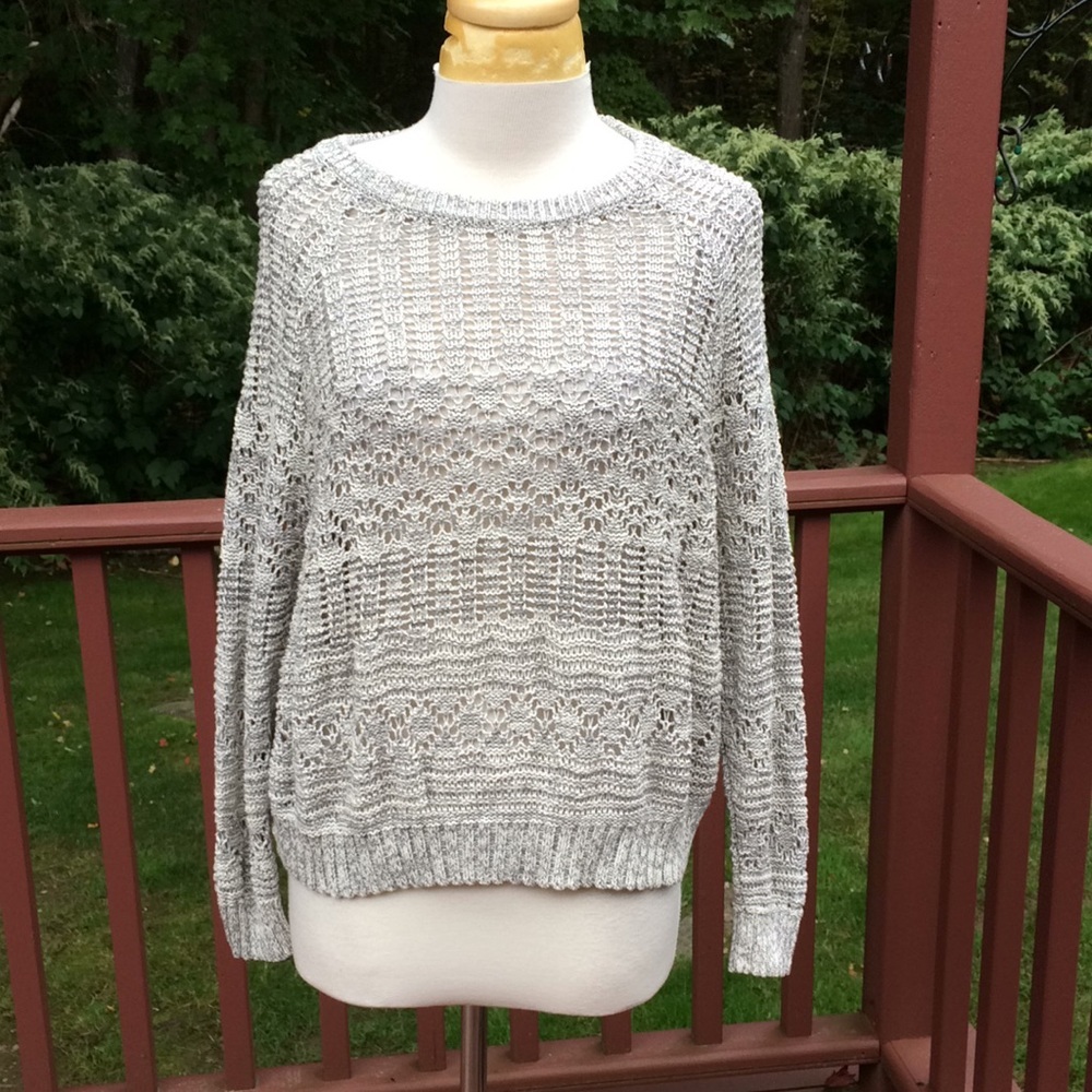 Ecote small grey knit sweater.